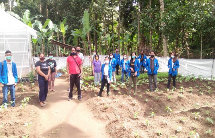 Bersama PPL, Mahasiswa KKN Univ. Warmadewa Lakukan Pembinaan di KWT Kembang Lestari Desa Taman, Abiansemal