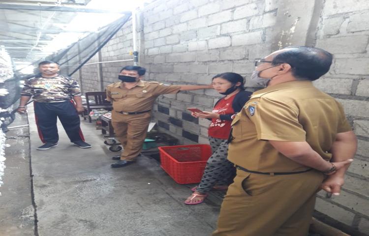 Kabid Panluh Bersama Kabid TPH dan PPL Setempat Selasa, 14/7/2020 Kunjungan Lokasi Pengembangan Jamur di Mengwitani