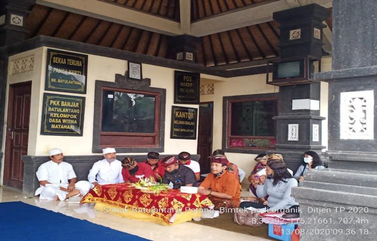 Kabid dan Tim TPH Kamis, 13/8/2020 Hadir dalam Bimtek Padi Organik Kegiatan Pengembangan Padi Organik di Subak Batulantang, Sulangai, Petang